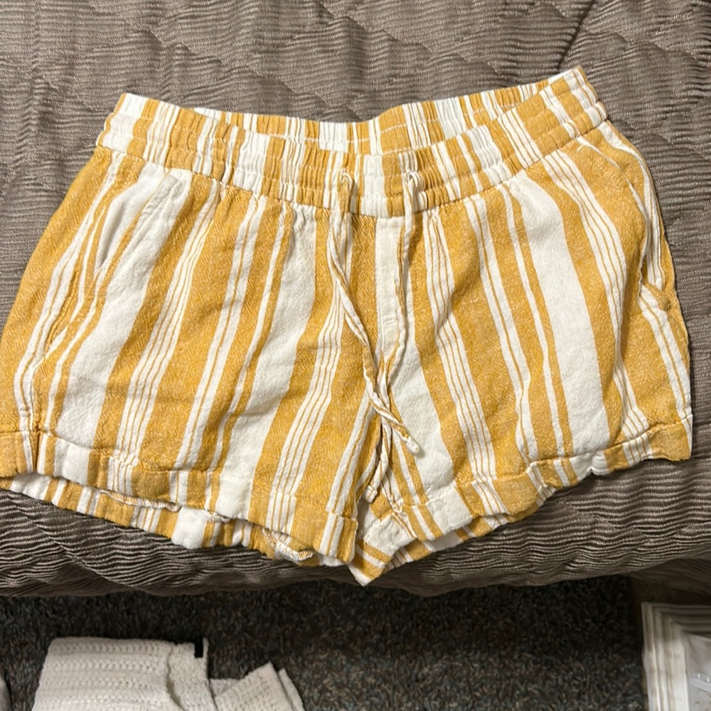 Linen drawstring shorts
